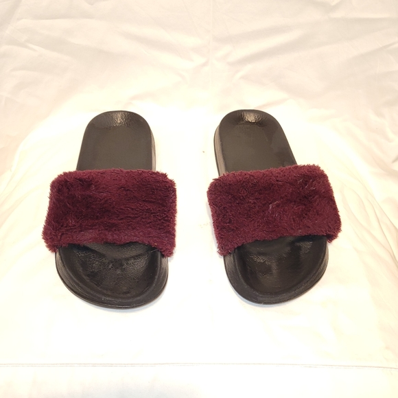Barerun Furry Slippers Burgandy or Maroon - Picture 6 of 8
